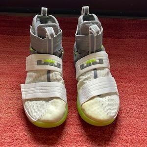 Nike Zoom Lebron Soldier 10 White/Cool Grey-Electric Green (Dunkman)